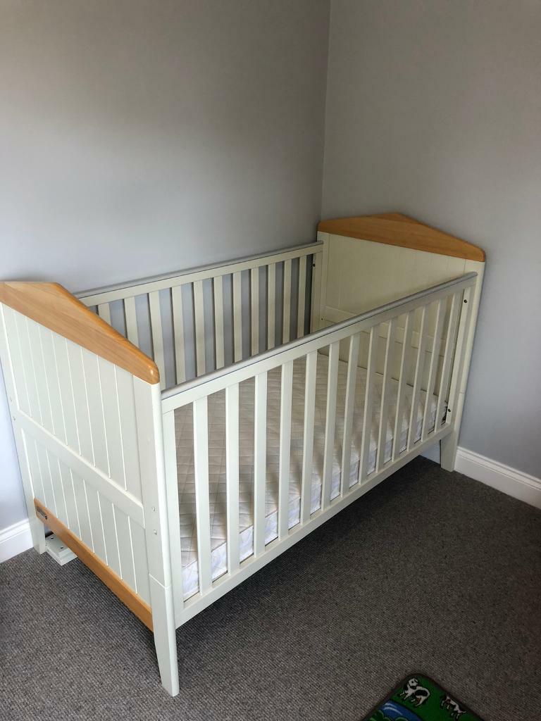 mamas and papas savannah cot bed